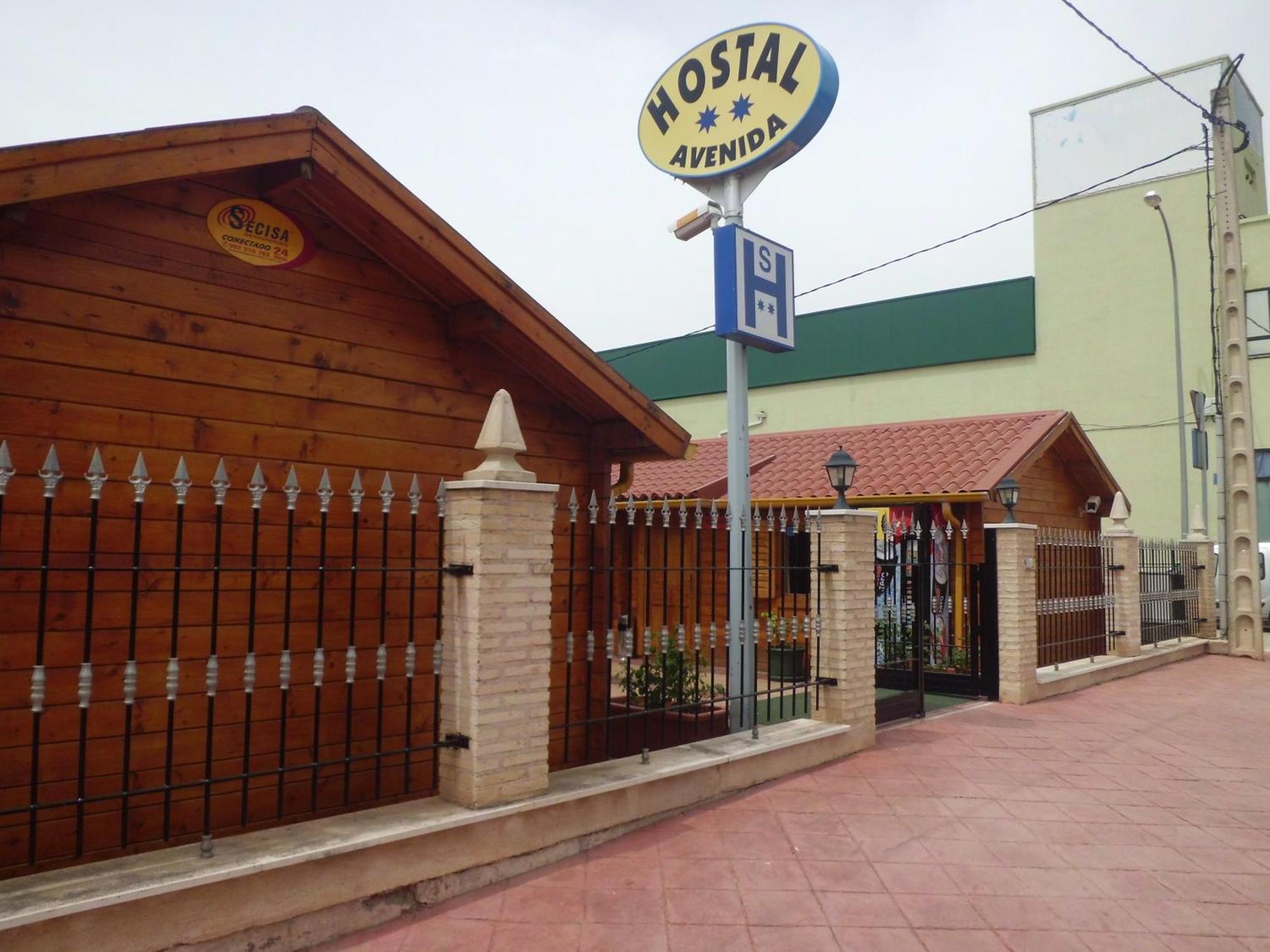 Hostal Gran Avenida Tarancón Esterno foto