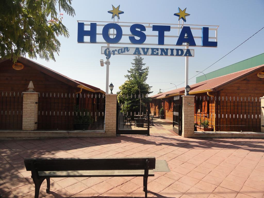 Hostal Gran Avenida Tarancón Esterno foto